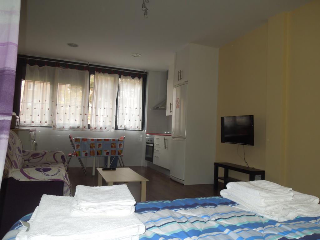 Apartamento Cuatro Torres Madrid Eksteriør bilde